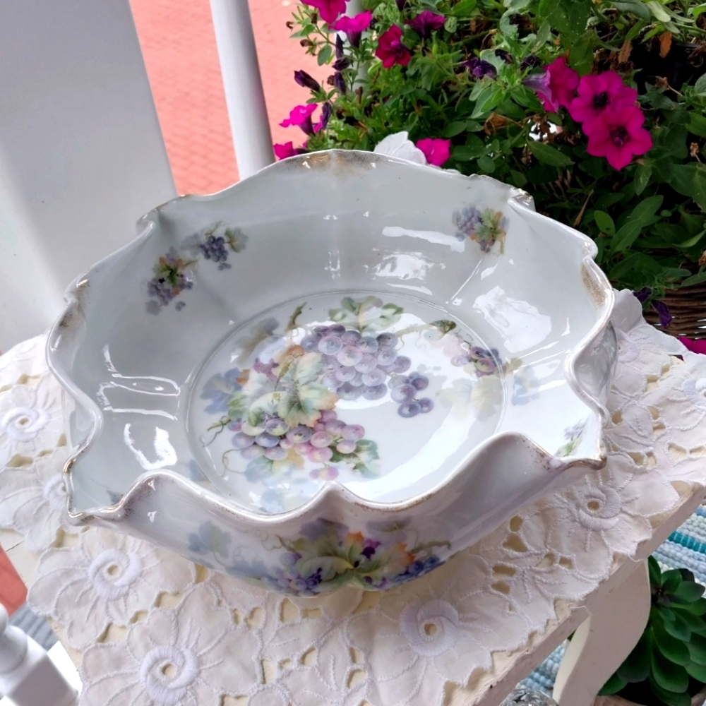 1930's SILESIA GERMAN CRIMPED BOWL